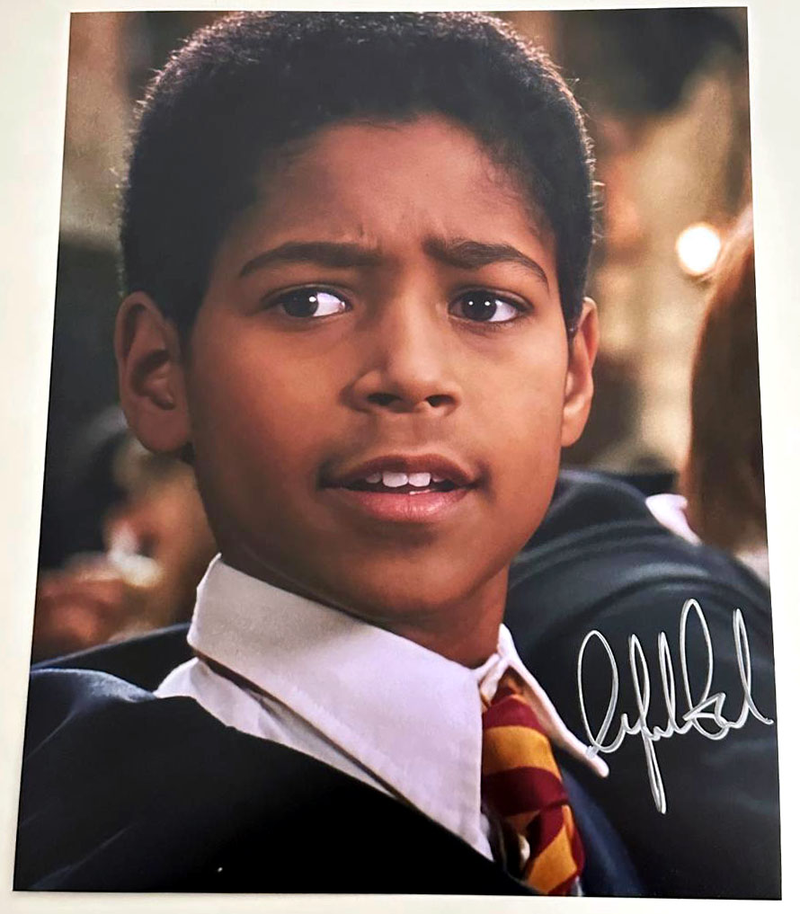 Alfred Enoch original Autogramm auf 20x25 Foto Harry Potter
