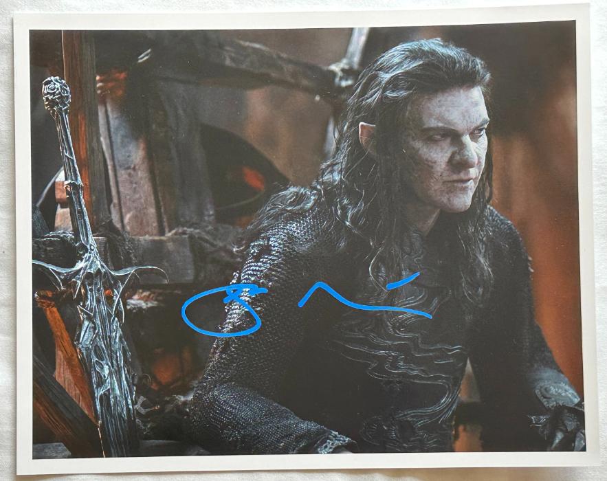 Sam Hazeldine original Autogramm auf 20x25 Die Ringe der Macht Foto