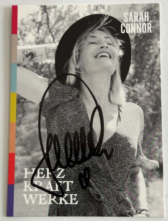 Sarah Connor original autograph on 6x4 postcard