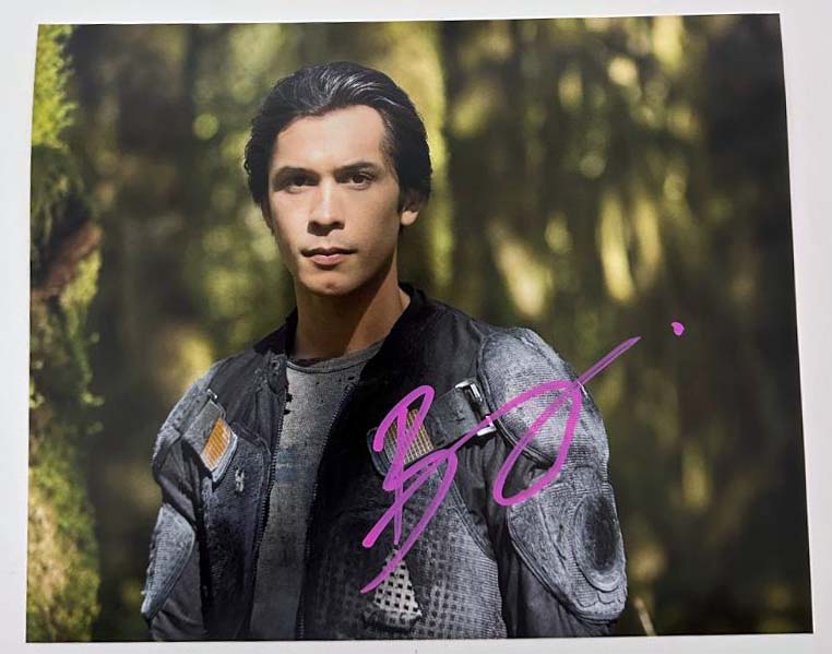 Bob Morley aka Bellamy Blake original autograph on 8x10 The 100 photo
