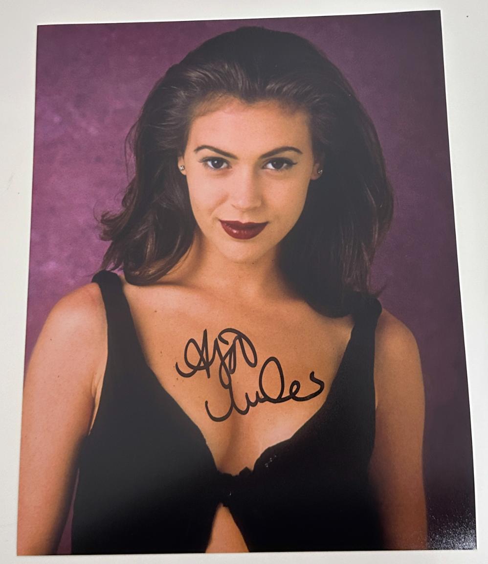Alyssa Milano original Autogramm auf 20x25 Foto