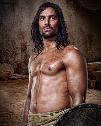 Manu Bennett Motiv 14 - Autogrammservice GFCC 2025