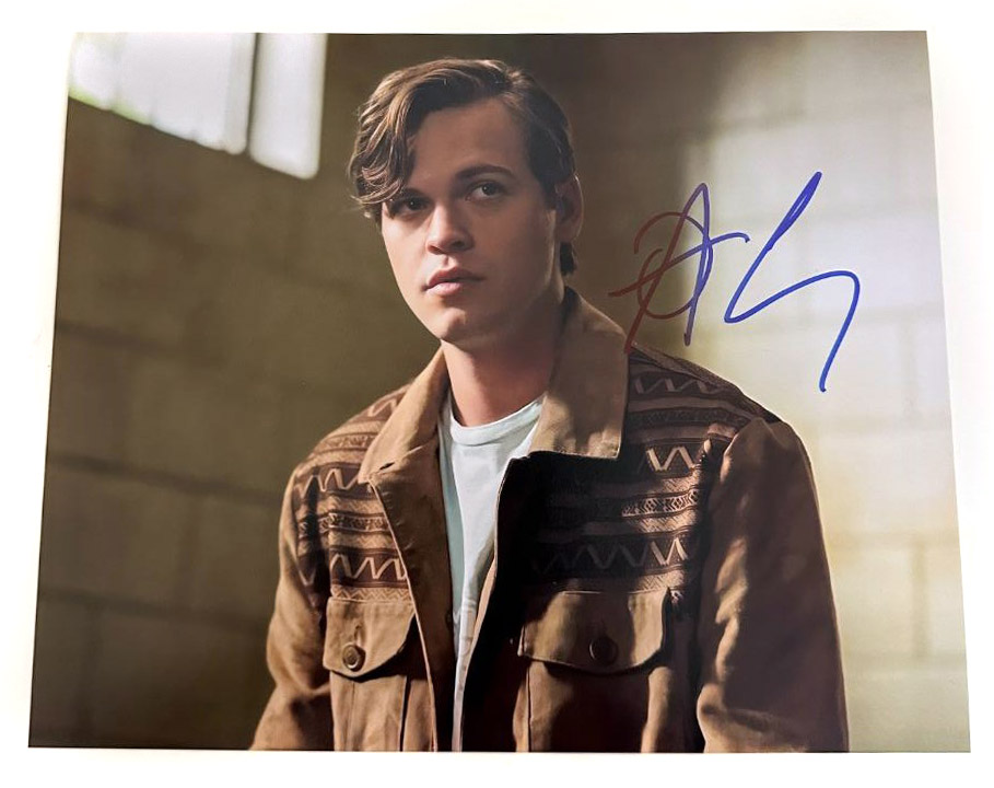 Alexander Calvert aka Jack original Autogramm auf 20x25 Supernatural Foto