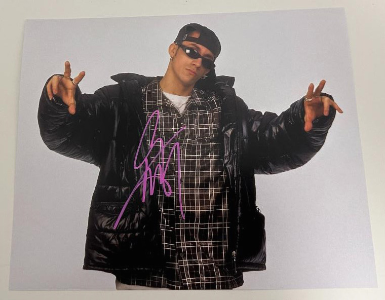 AJ McLean original Autogramm auf 20x25 Backstreet Boys Foto