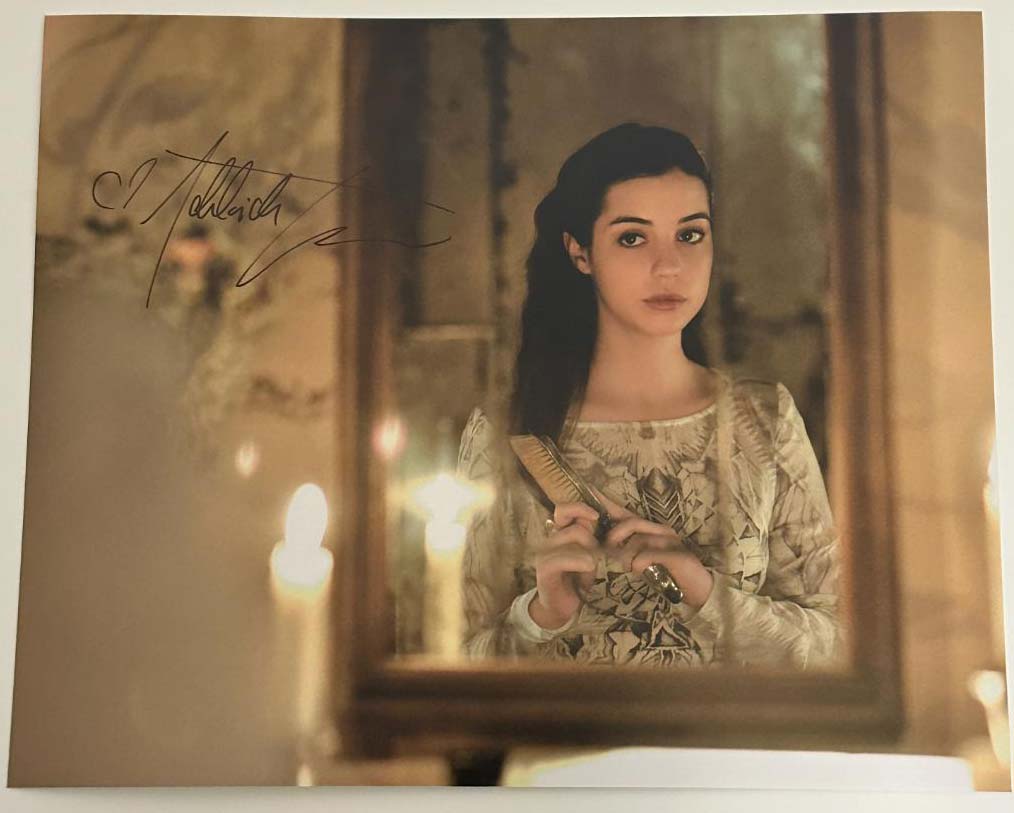 Adelaide Kane original Autogramm auf 20x25 Foto