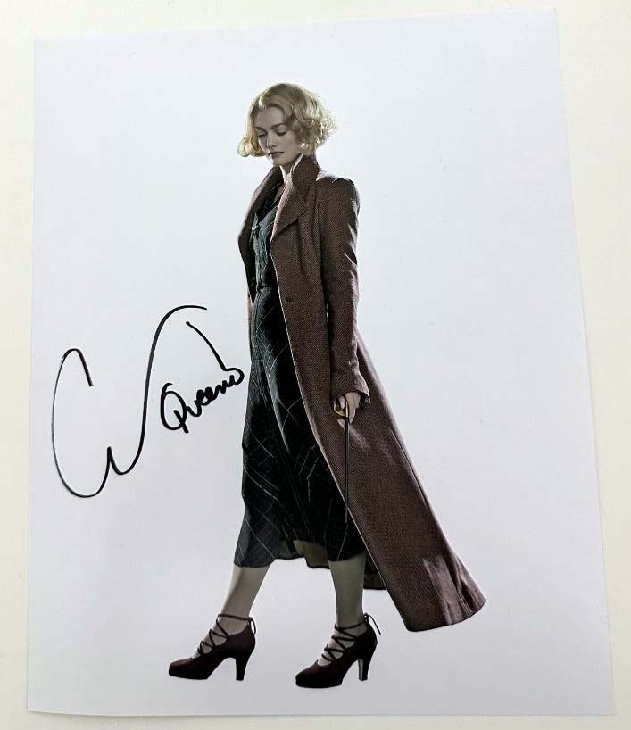 Alison Sudol aka Queenie original Autogramm auf 20x25 Phantastische Tierwesen Foto