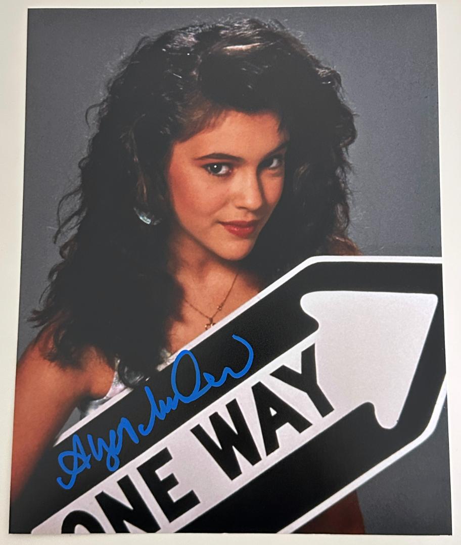 Alyssa Milano original Autogramm auf 20x25 Foto