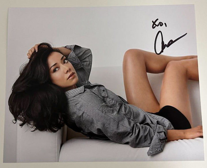 Aimee Garcia original Autogramm auf 20x25 Lucifer Foto     