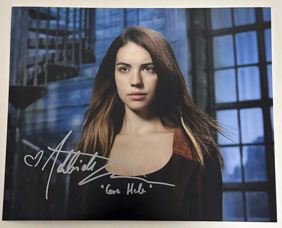 Adelaide Kane original Autogramm auf 20x25 Foto