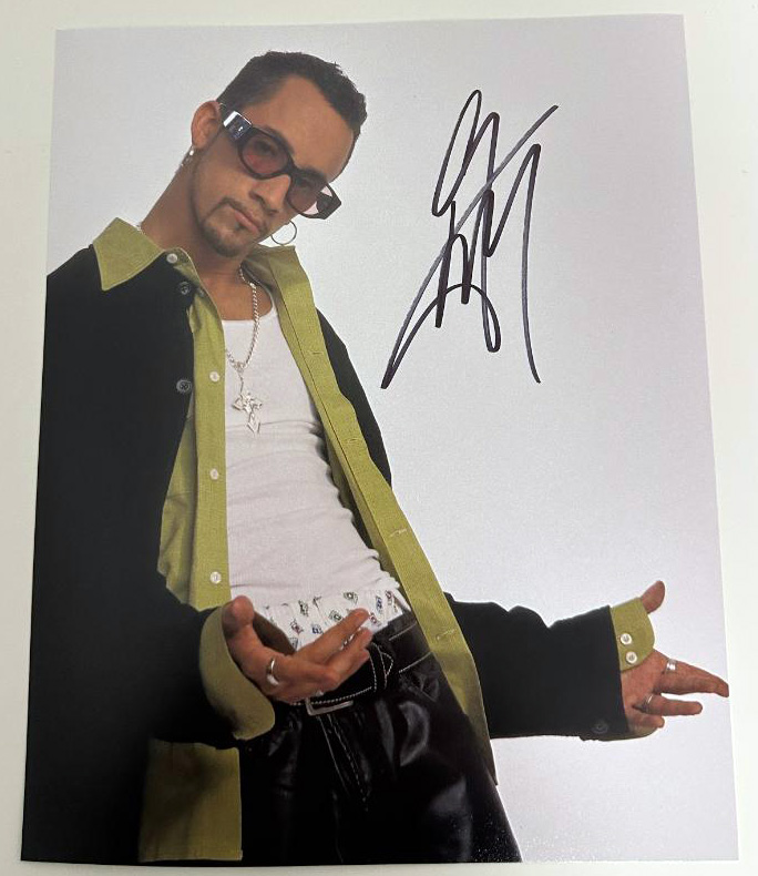 AJ McLean original Autogramm auf 20x25 Backstreet Boys Foto 