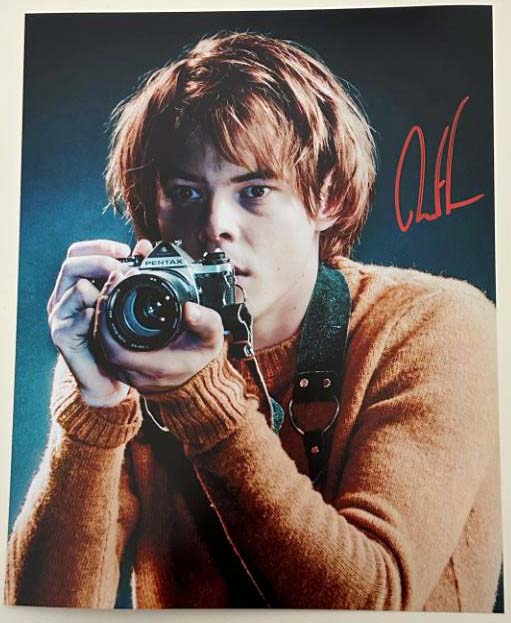 Charlie Heaton aka Jonathan Byers original autograph on 8x10 Stranger Things photo