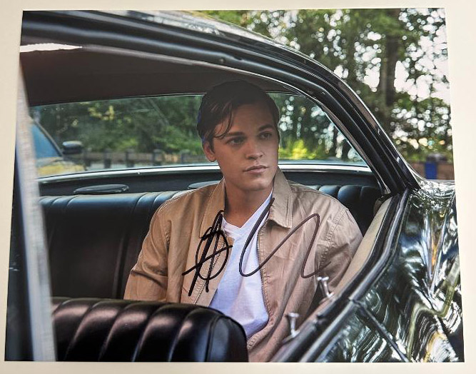Alexander Calvert aka Jack original Autogramm auf 20x25 Supernatural Foto