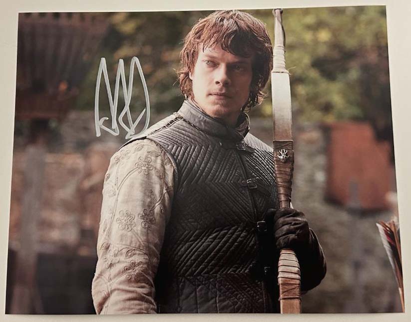 Alfie Allen original autograph on 8x10 Game of Thrones photo