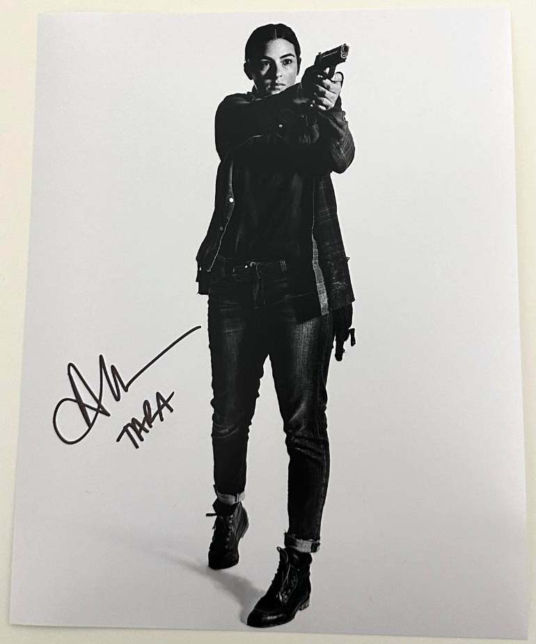 Alanna Masterson aka Tara original autograph on 8x10 The Walking Dead photo