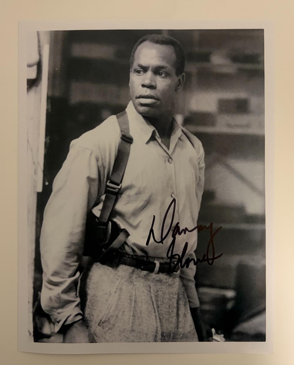  Danny Glover original Autogramm auf 20x25 Predator Foto     