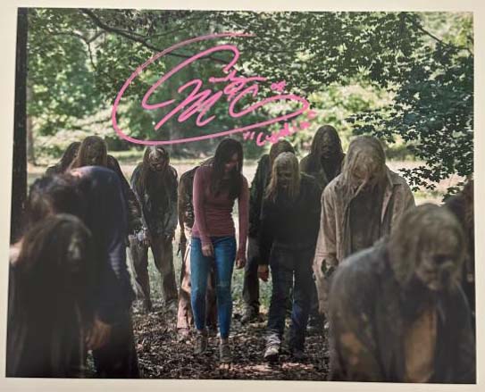 Cassady McClincy original autograph on 8x10 Walking Dead photo 