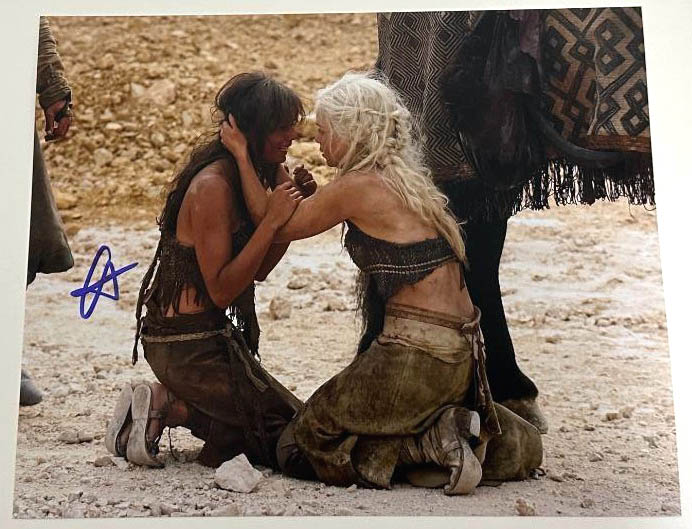 Amrita Acharia aka Irri original Autogramm auf 20x25 Game of Thrones Foto