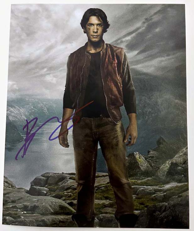 Bob Morley aka Bellamy Blake original autograph on 8x10 The 100 photo