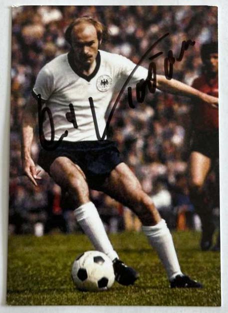 Horst Köppel original autograph on 6x4 postcard