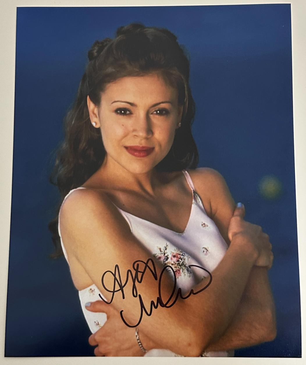 Alyssa Milano original Autogramm auf 20x25 Foto