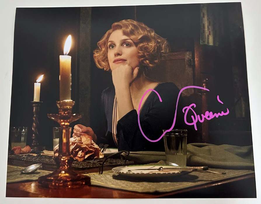 Alison Sudol aka Queenie original Autogramm auf 20x25 Phantastische Tierwesen Foto