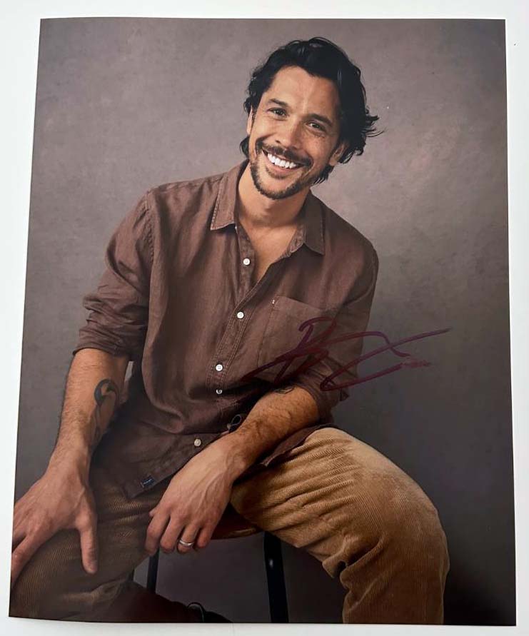 Bob Morley aka Bellamy Blake original autograph on 8x10 The 100 photo