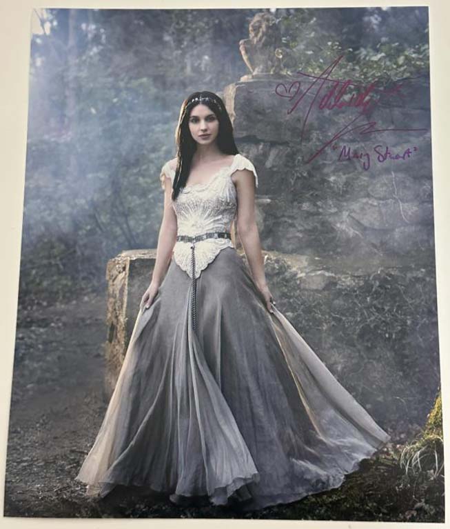 Adelaide Kane original Autogramm auf 20x25 Foto