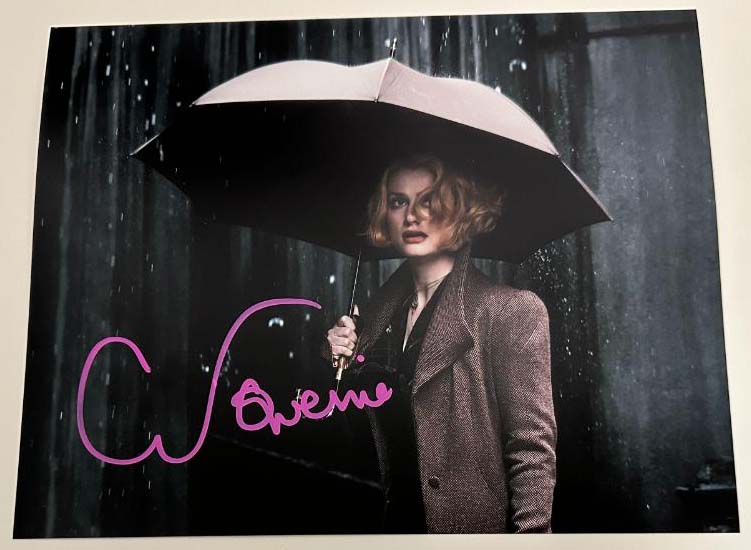Alison Sudol aka Queenie original Autogramm auf 20x25 Phantastische Tierwesen Foto