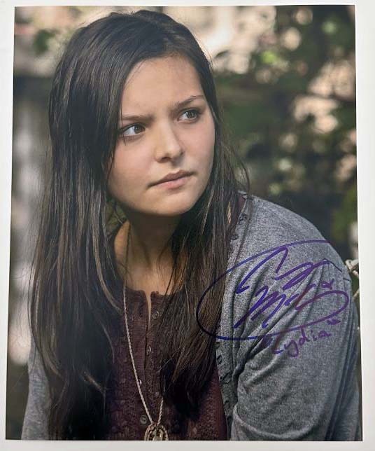 Cassady McClincy original autograph on 8x10 Walking Dead photo 