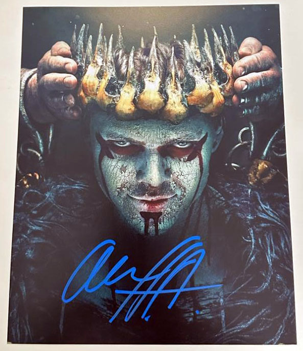 Alex Hogh Andersen - Ivar der Knochenlose original Autogramm auf 20x25 Foto VIKINGS