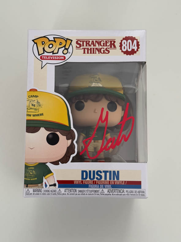 Gaten Matarazzo aka Dustin original Autogramm auf Stranger Things Funko Pop 804 - rot 
