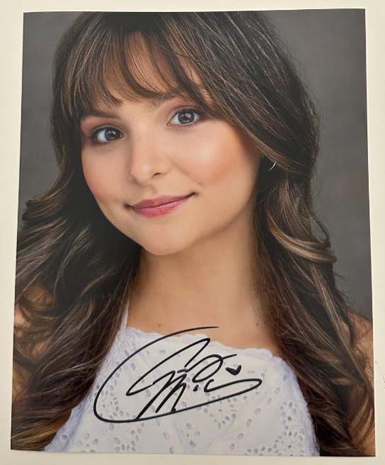 Cassady McClincy original autograph on 8x10 Walking Dead photo 