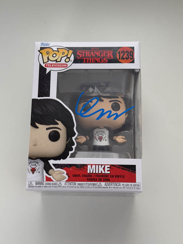 Finn Wolfhard aka Mike original Autogramm auf Stranger Things Funko Pop 1239 - blau