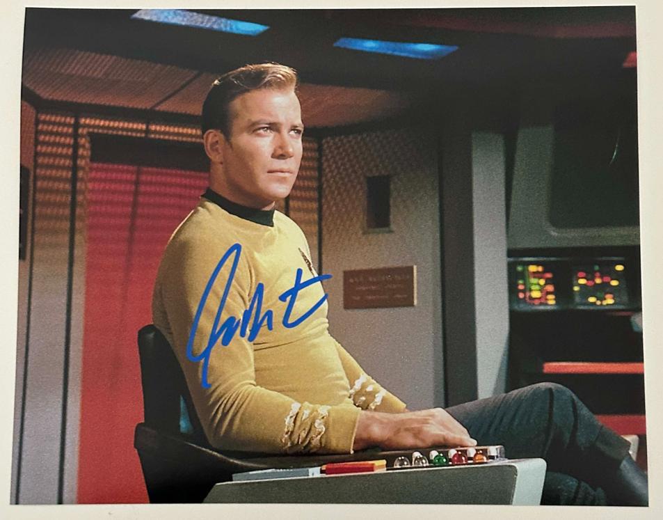 William Shatner aka Captain Kirk original autograph on 8x10 Star Trek photo 