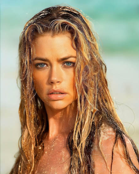 Denise Richards Motiv 16 - Autogrammservice GFCC 2025