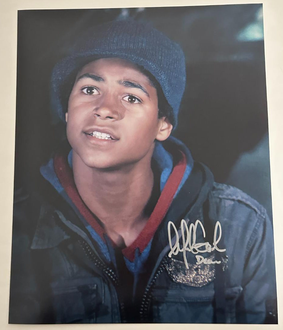 Alfred Enoch original Autogramm auf 20x25 Foto Harry Potter