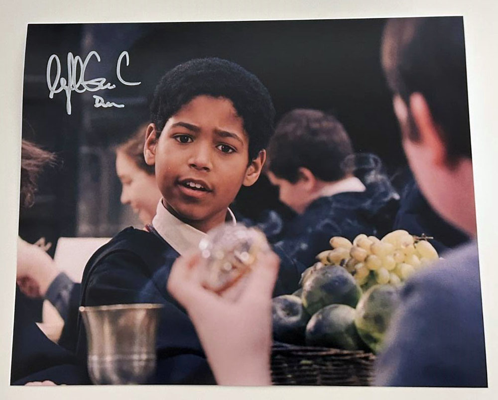 Alfred Enoch original Autogramm auf 20x25 Foto Harry Potter