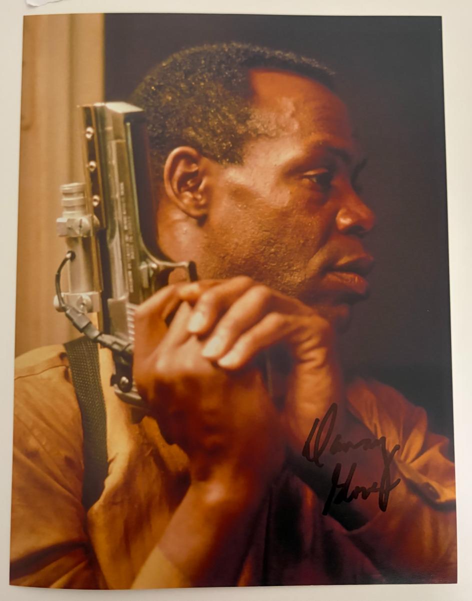  Danny Glover original Autogramm auf 20x25 Predator Foto     