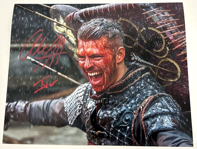 Alex Hogh Andersen - Ivar der Knochenlose original Autogramm auf 20x25 Foto VIKINGS