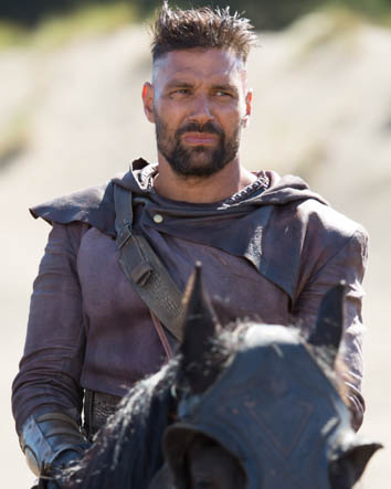 Manu Bennett Motiv 06 - Autogrammservice GFCC 2025