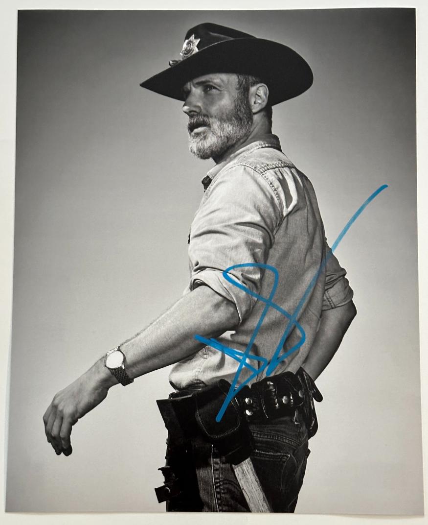Andrew Lincoln aka Rick Grimes original Autogramm auf 20x25 Walking Dead Foto