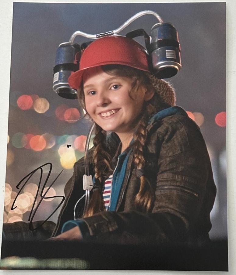 Abigail Breslin original Autogramm auf 20x25 Foto    