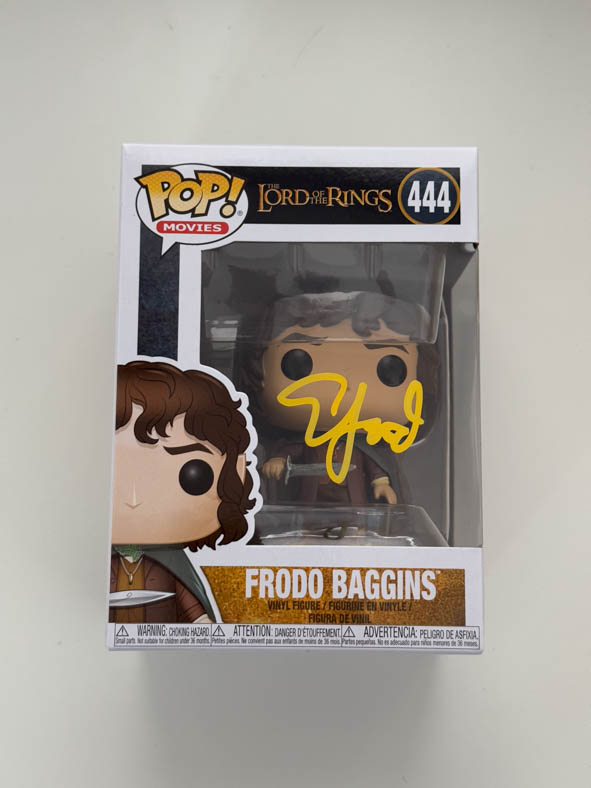 Elijah Wood aka Frodo Baggins original Autogramm auf Herr der Ringe Funko Pop 444 - gelb