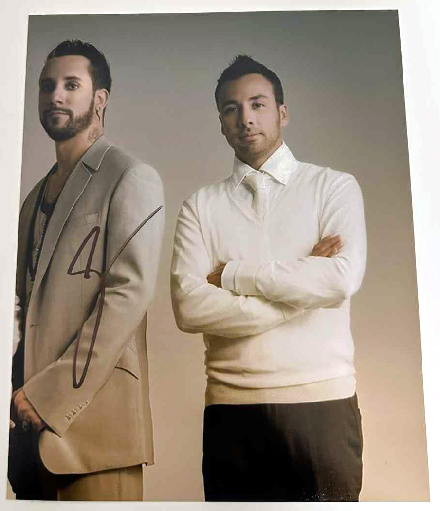 AJ McLean original Autogramm auf 20x25 Backstreet Boys Foto