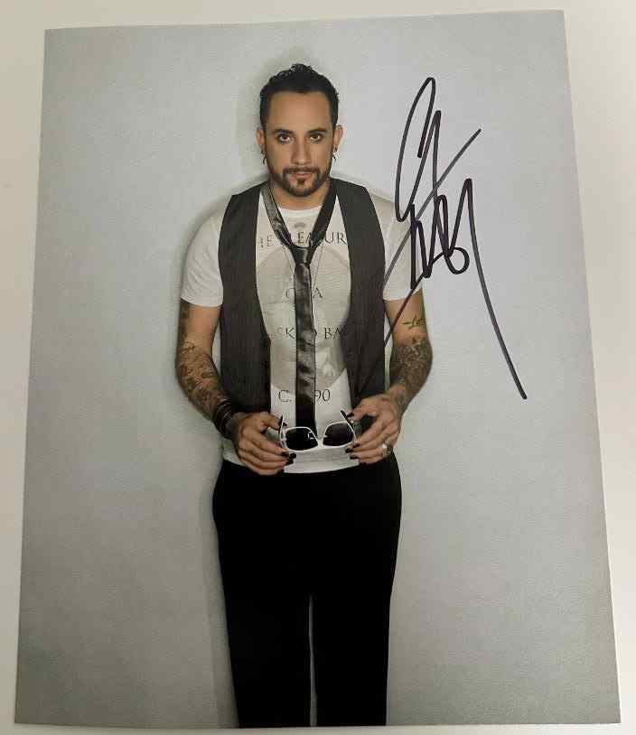 AJ McLean original Autogramm auf 20x25 Backstreet Boys Foto
